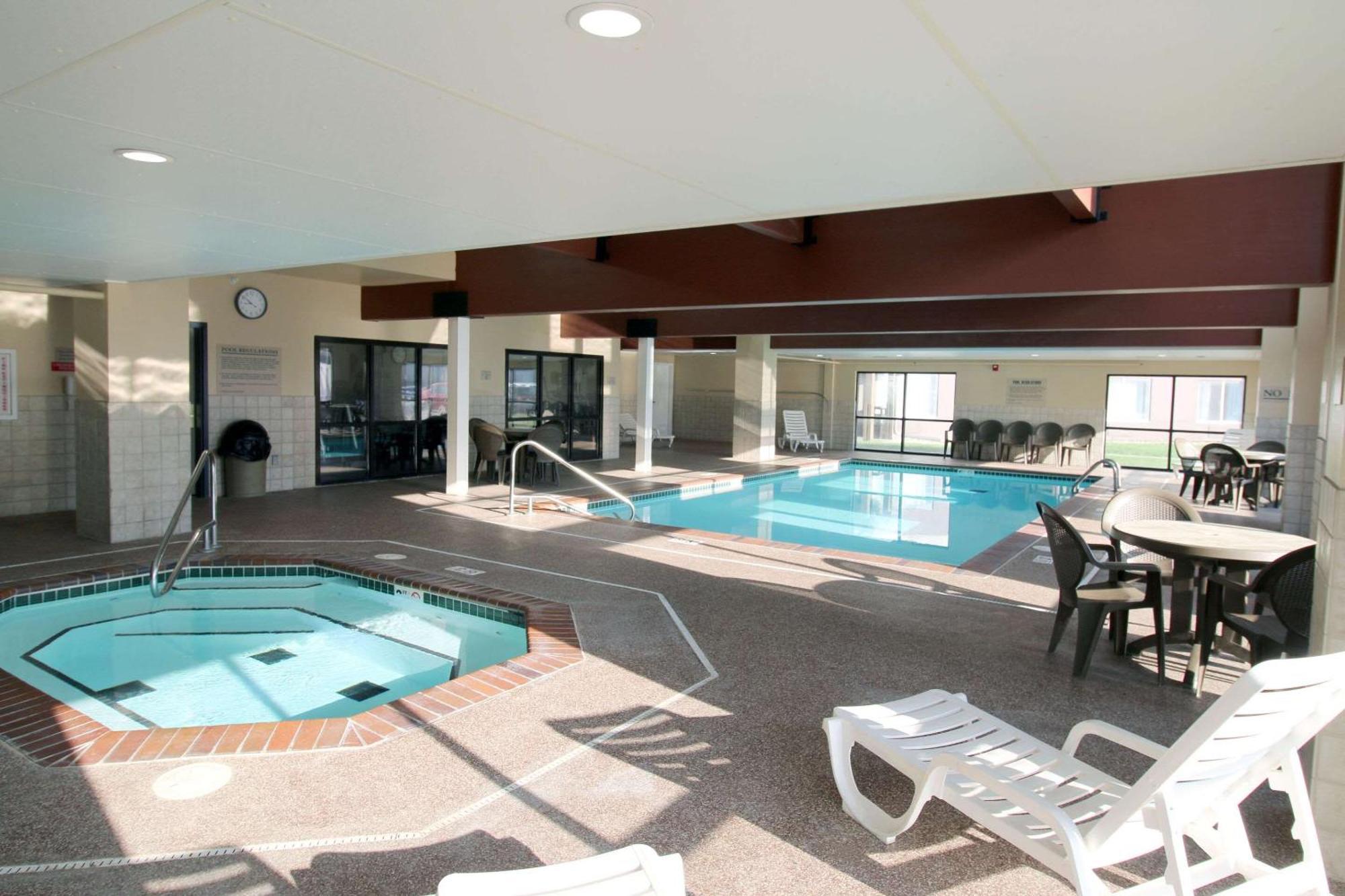 Country Inn & Suites By Radisson, Council Bluffs, Ia מראה חיצוני תמונה